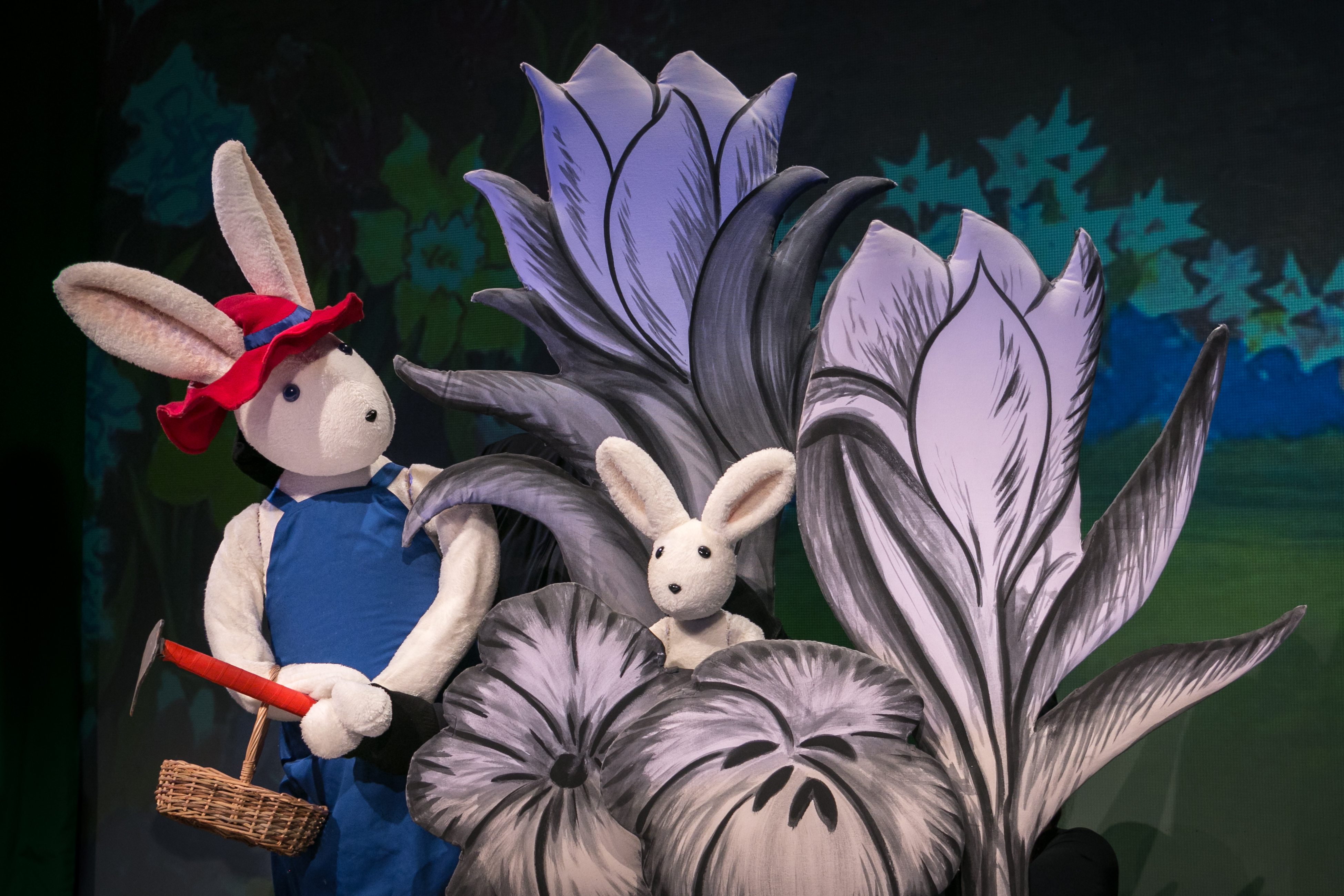 Images from the production of Mermaid Theatre's Goodnight Moon and The Runaway Bunny